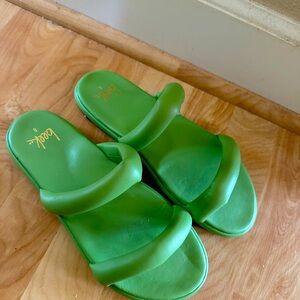 Beek green flats
